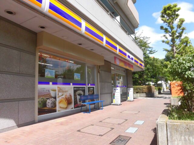 コンビニ　(ロケ 撮影 協力店)